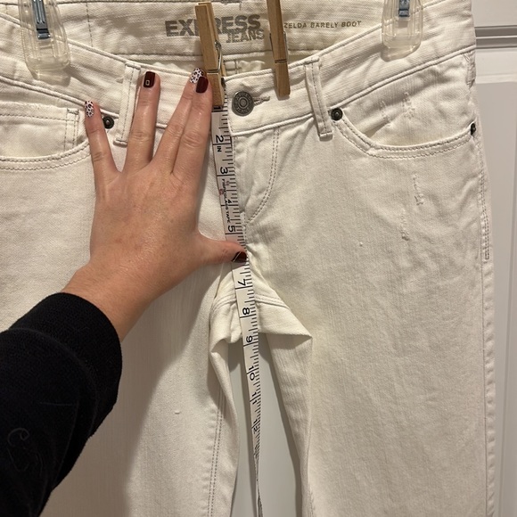 Express barely bootcut jeans in white size 4 - Picture 4 of 17